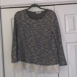 Long sleeved, double tier Entro top